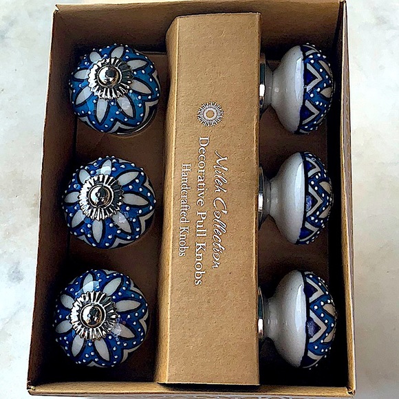 MILEH COLLECTION PULL KNOBS DECORATIVE BLUE WHITE PORCELAIN SET OF 6 - Picture 3 of 5